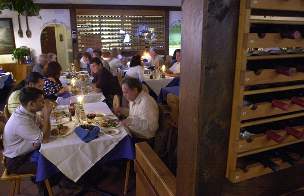 La Gare Santa Rosa French restaurant