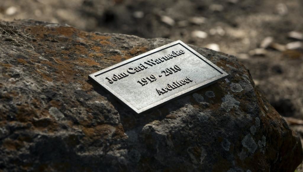 Plaque mounted on a rock at the ranch. Warneckes ashes are buried underneath. (photo by Chris Hardy)