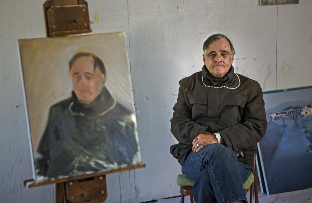 Rodger Warnecke and a portrait being painted of him by artist in residence, Frank Ryan, at Chalk Hill studio. (photo by Chris Hardy)