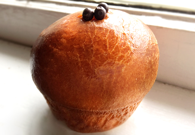 Brioche bun with caramel from Pascaline in Sebastopol