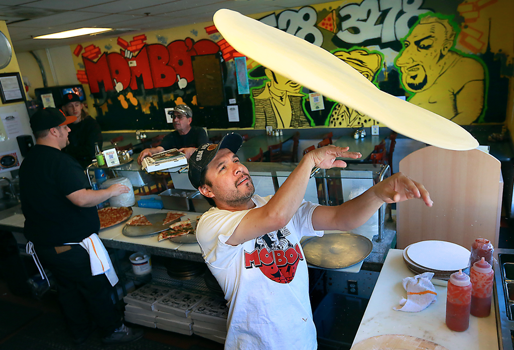 Mombo's Pizzeria (photo John Burgess/PD)