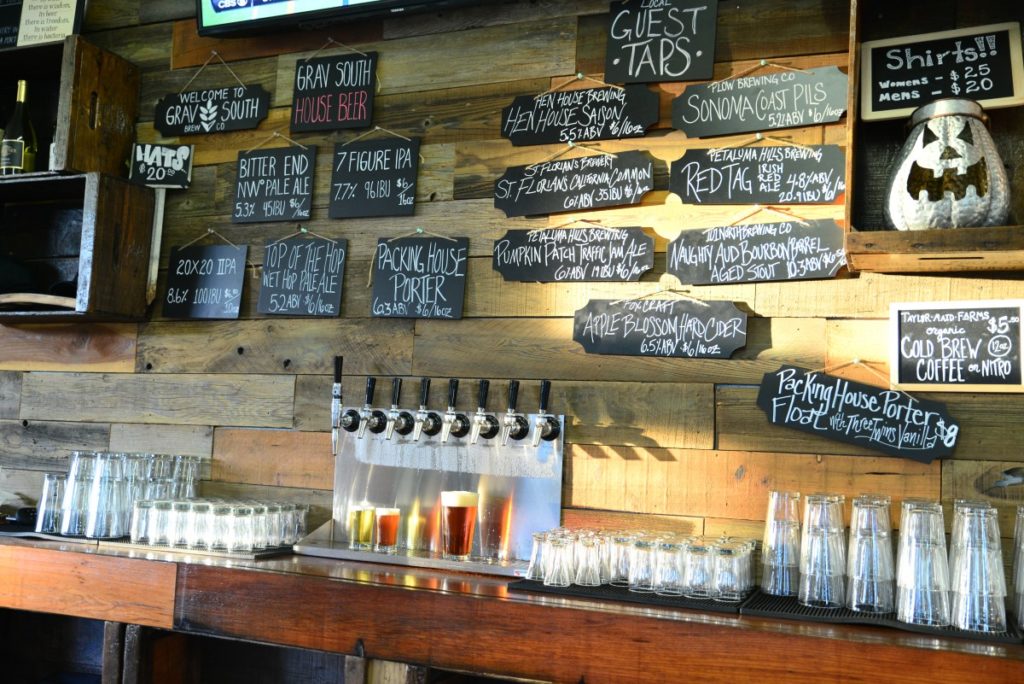 The bar at Grav South Brew Co. (Photo by Tim Vallery)