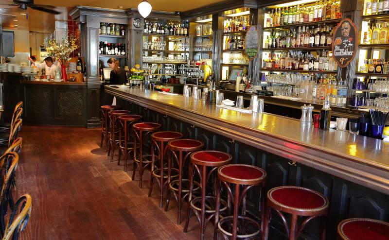 Healdsburg Bar & Grill, Healdsburg: This popular Healdsburg restaurant serves classic American fare with classic American sports — a perfect pairing. Watch the game with a burger and cold beer at the bar, or chill on the patio. 245 Healdsburg Ave., 707-433-3333, healdsburgbarandgrill.com.