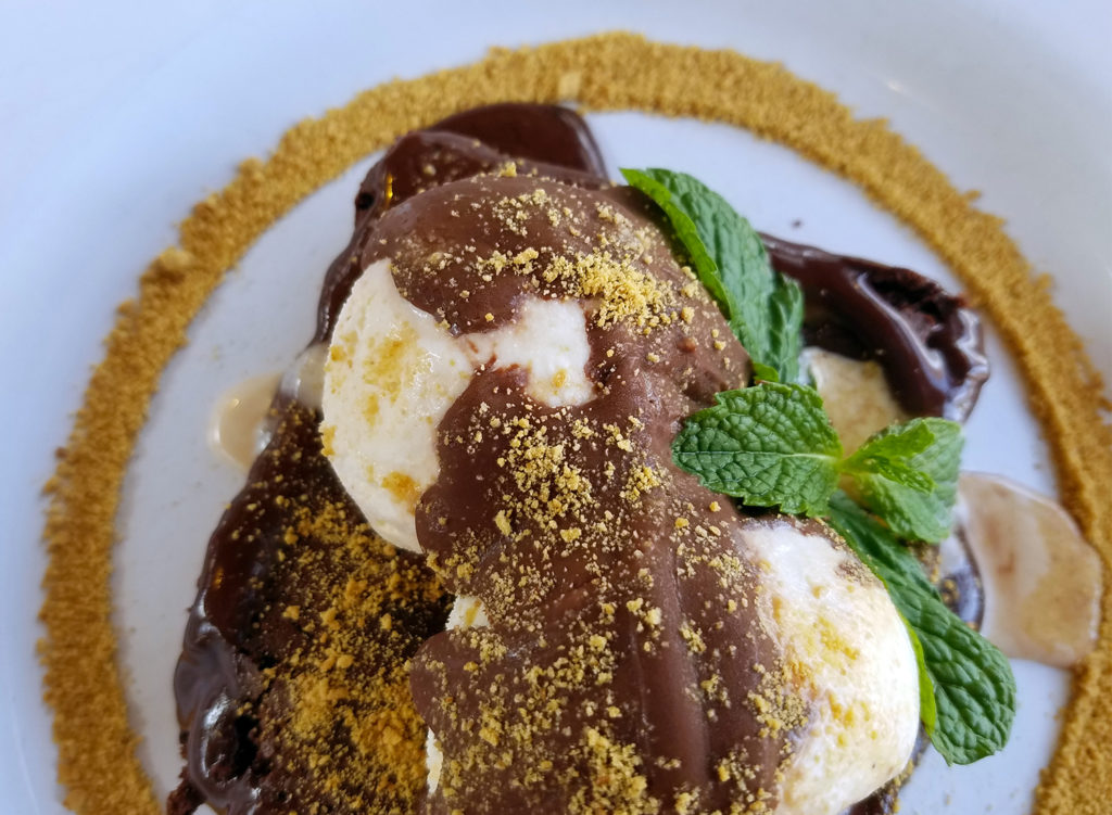Brownie Sundae at Brewster’s Beer Garden in Petaluma, California. Heather Irwin/PD