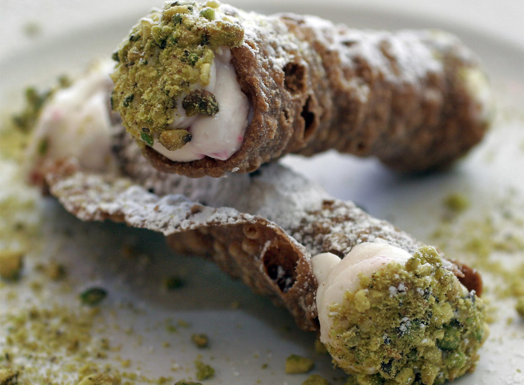 ITALY, LoCoco's in Santa Rosa: Homemade Cannoli