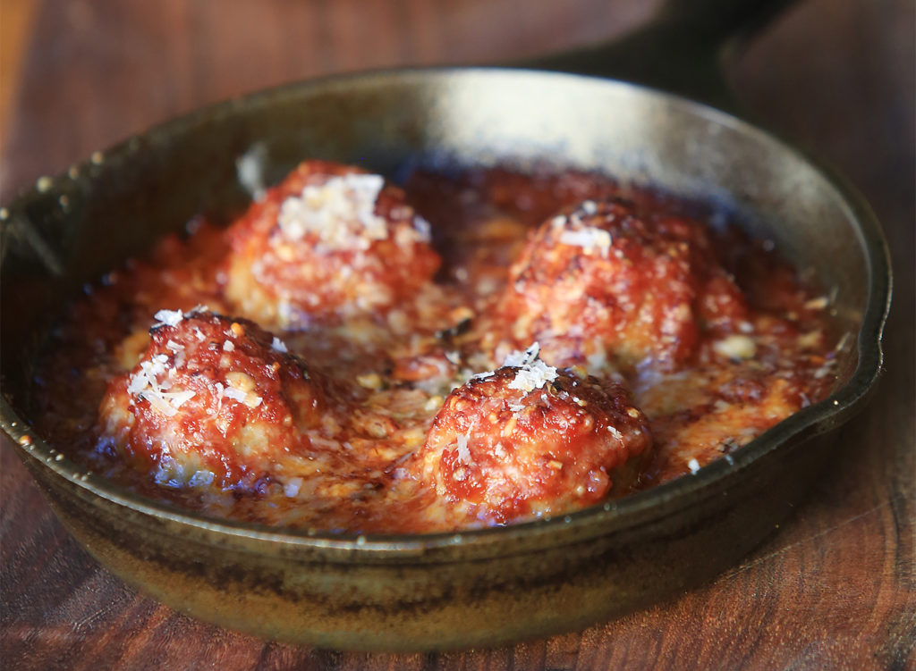 ITALY, Campo Fina in Healdsburg: Old School in Skillet with Larry Pacini's Ciabatta bread (Kent Porter, PD)