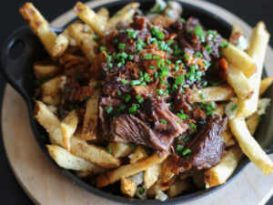 Short rib poutine at Down to Earth Cafe in Cotati. (Heather Irwin / Sonoma Magazine)