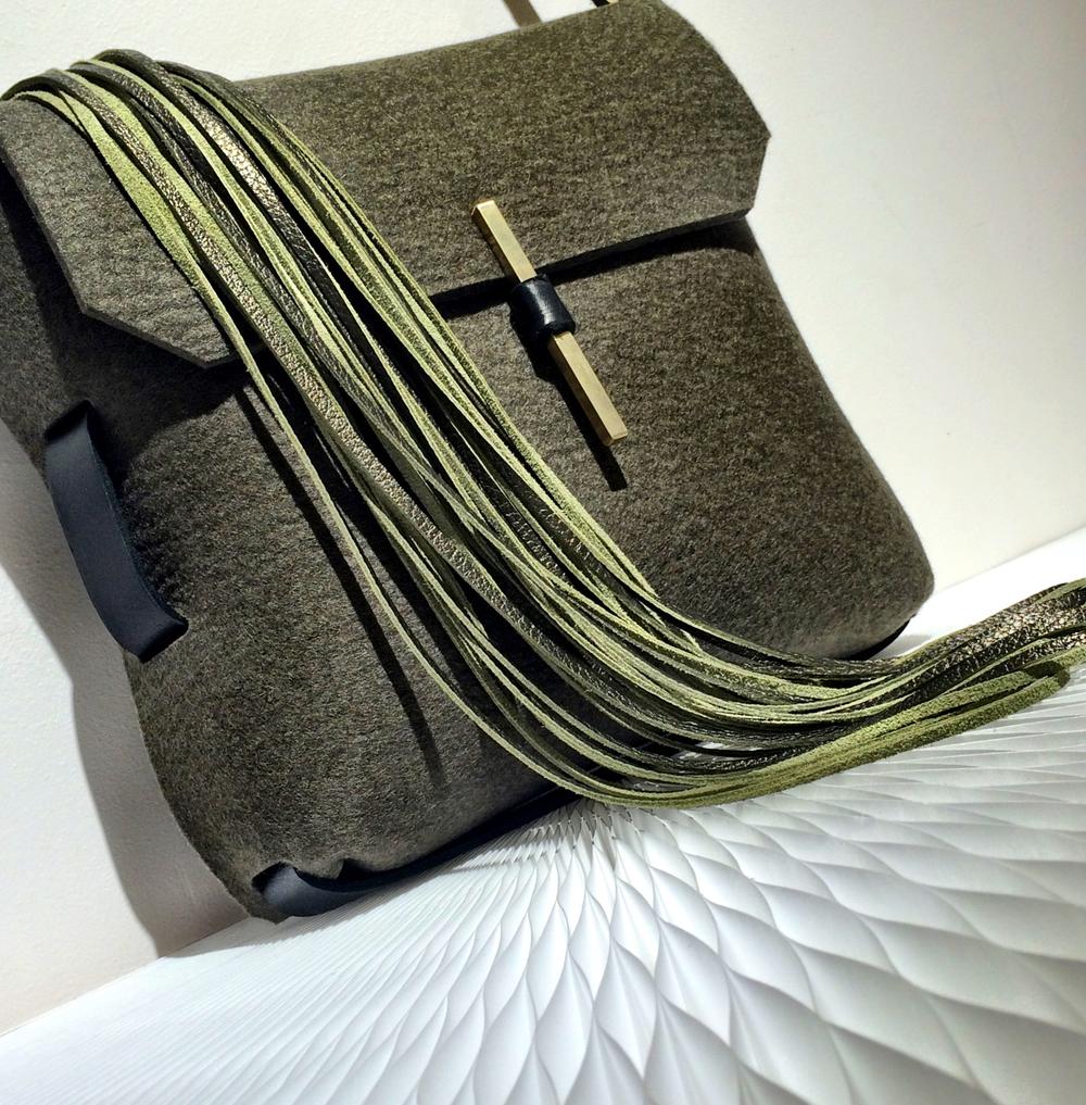 {"macroEnabled":false,"qualityMode":3,"deviceTilt":-0.006586388745580152,"customExposureMode":0,"extendedExposure":false,"whiteBalanceProgram":0,"focusMode":0}