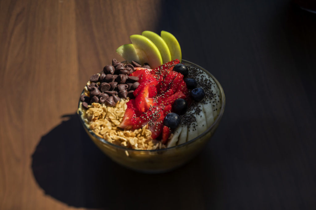 Fancy Fast Food La Huerto Tropical mango bowl