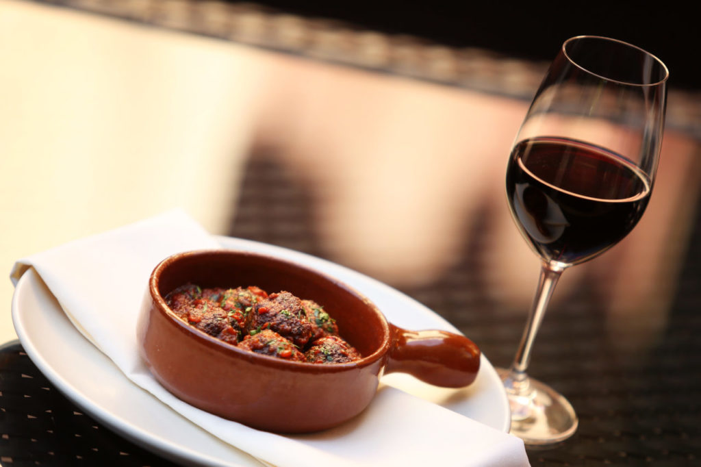 8/7/2013: D1: PC: Chef Peter Janiak prepares a Moroccan tomato sugo at Seghesio Family VineyardsÕ Caf La Brezza on Thursday, July 25, 2013. (Conner Jay/The Press Democrat)