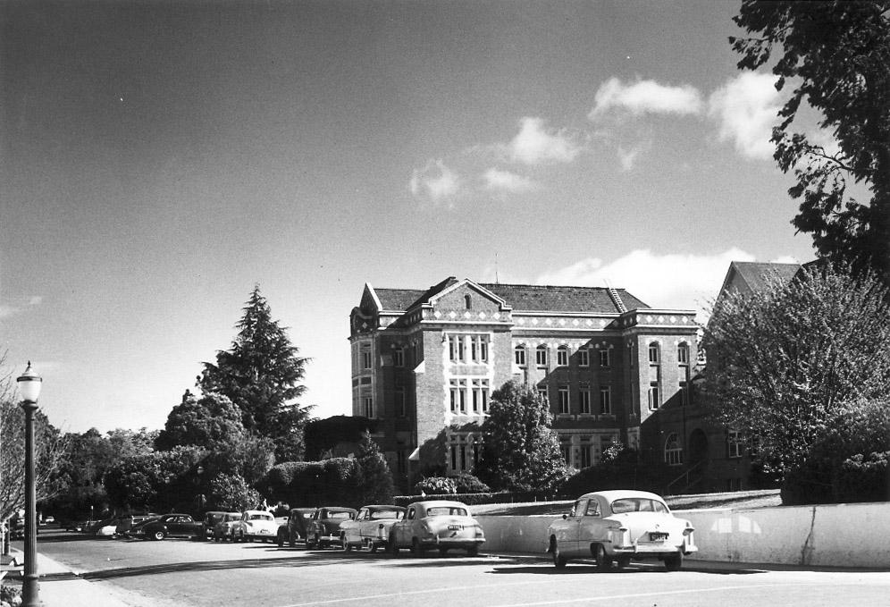 11/19/00: The Main Building still had its "wings" in the late 1940's. Lib. Sonoma Developmental Center