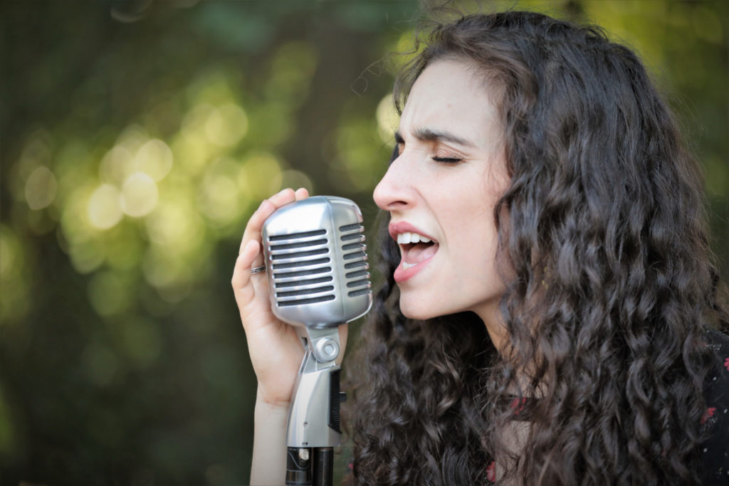 Aly Rose performs at the Grand Reopening of MacArthur Place in Sonoma California, Thursday August 1, 2019. (Photo Will Bucquoy/For Sonoma Magazine).