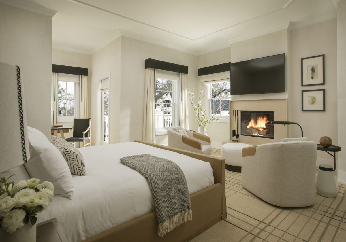 Guest room at MacArthur Place Hotel and Spa in Sonoma. (MacArthur Place)