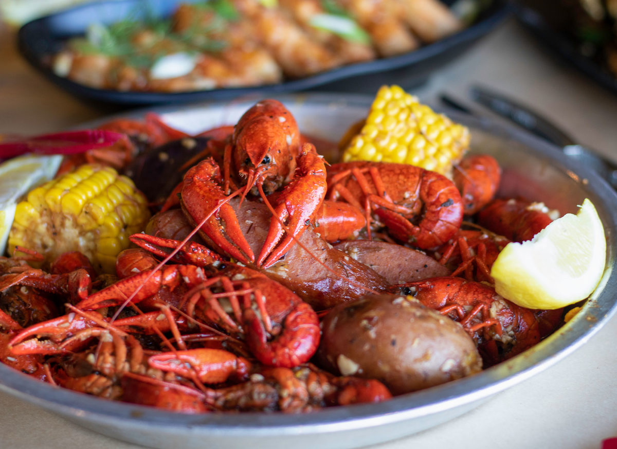 Crawfish boil at Simmer Claw Bar in Rohnert Park. (Heather Irwin/Sonoma Magazine)