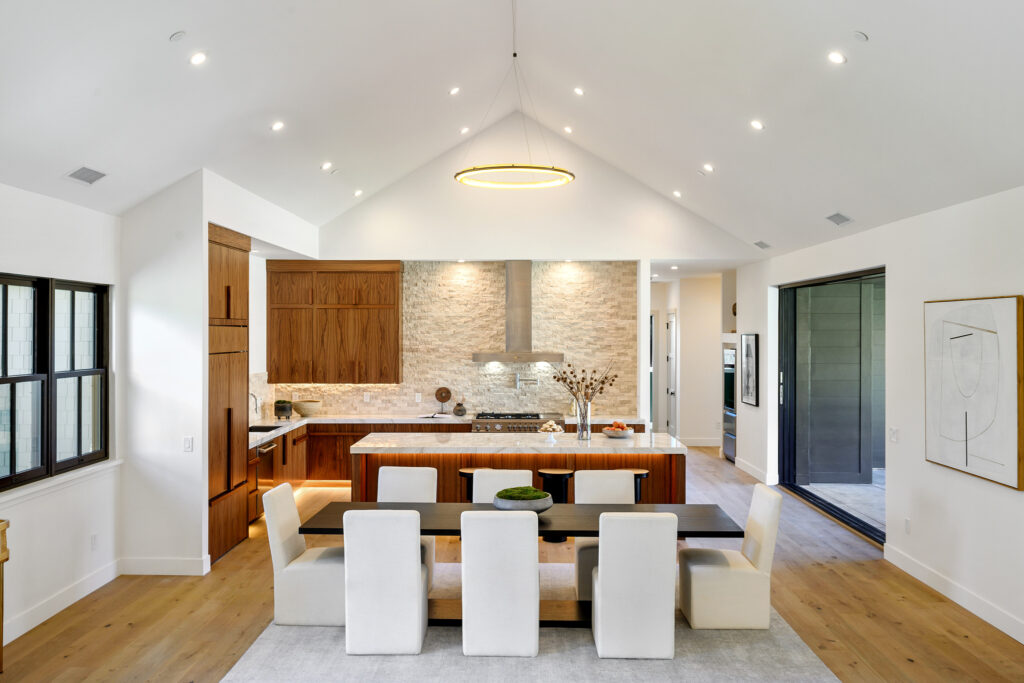 Only for use in Pueblo Avenue story. 