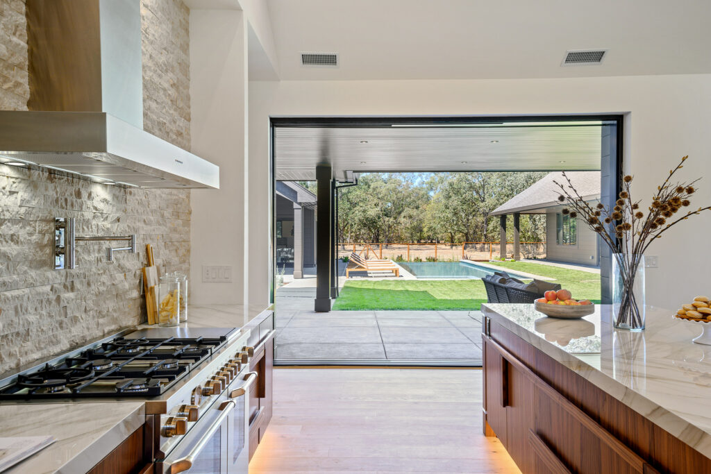 Only for use in Pueblo Avenue story. 