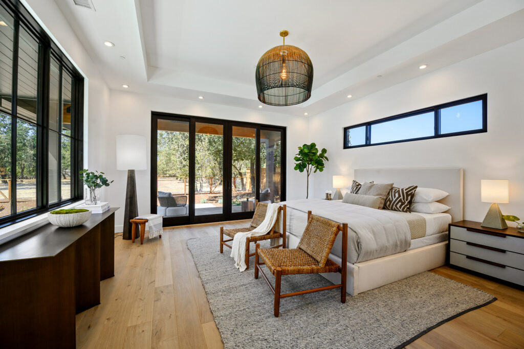 Only for use in Pueblo Avenue story. 