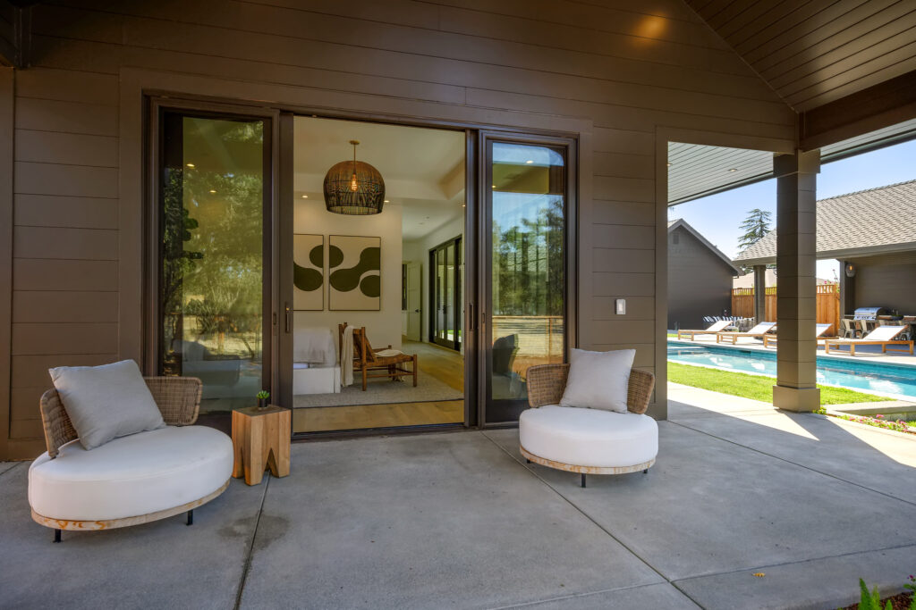 Only for use in Pueblo Avenue story. 