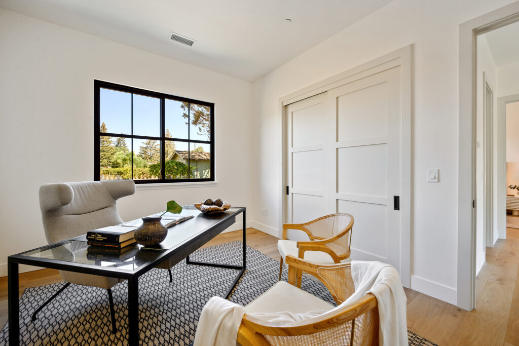 Only for use in Pueblo Avenue story. 