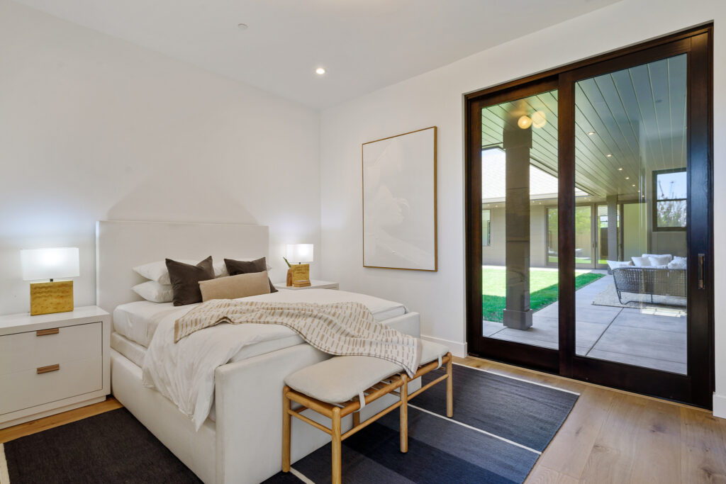 Only for use in Pueblo Avenue story. 