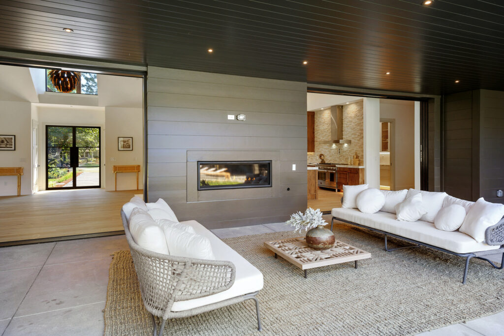 Only for use in Pueblo Avenue story. 