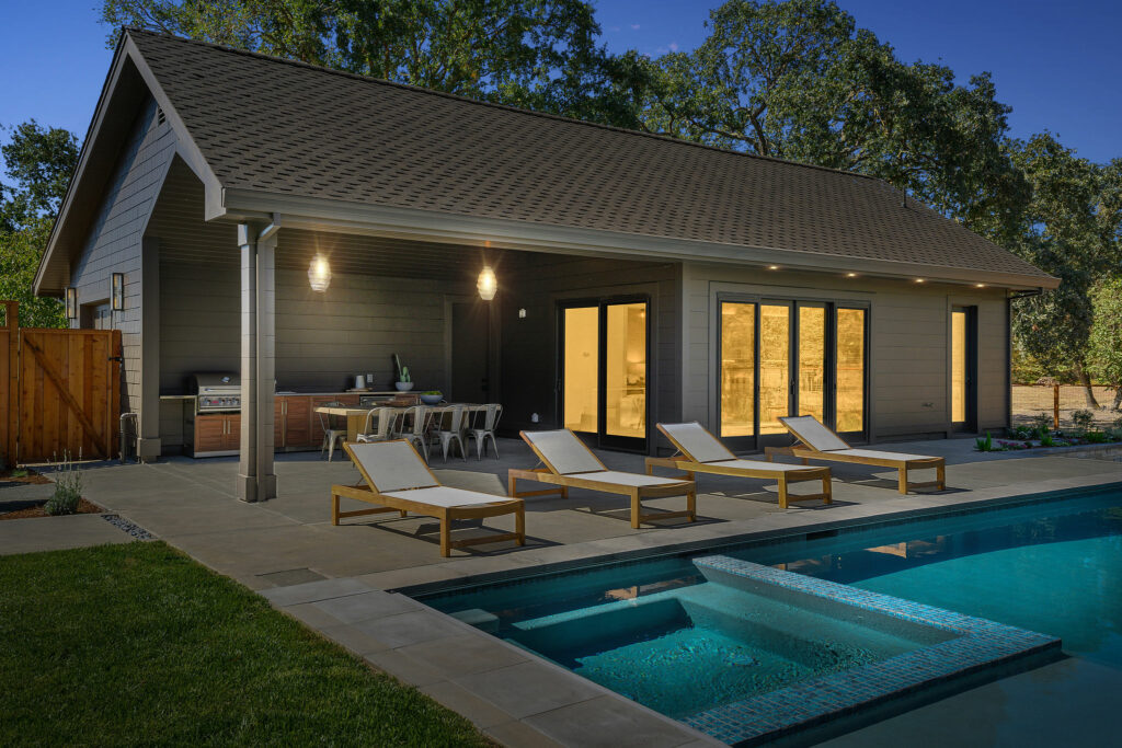 Only for use in Pueblo Avenue story. 