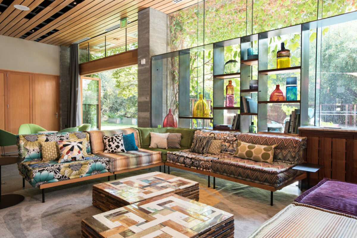 The colorful lobby at h2hotel in Healdsburg. (h2hotel)