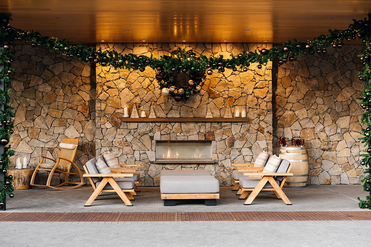 Montage Healdsburg is decorated for the holidays. (Emma K Creative)