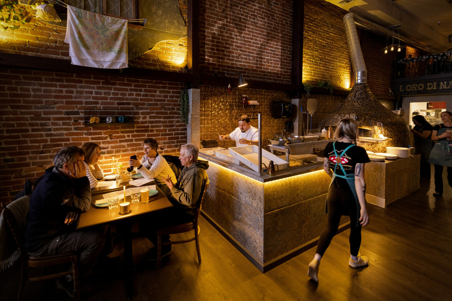 Santa Rosa's L'oro di Napoli Serves Some of the Best Pizza This Side of