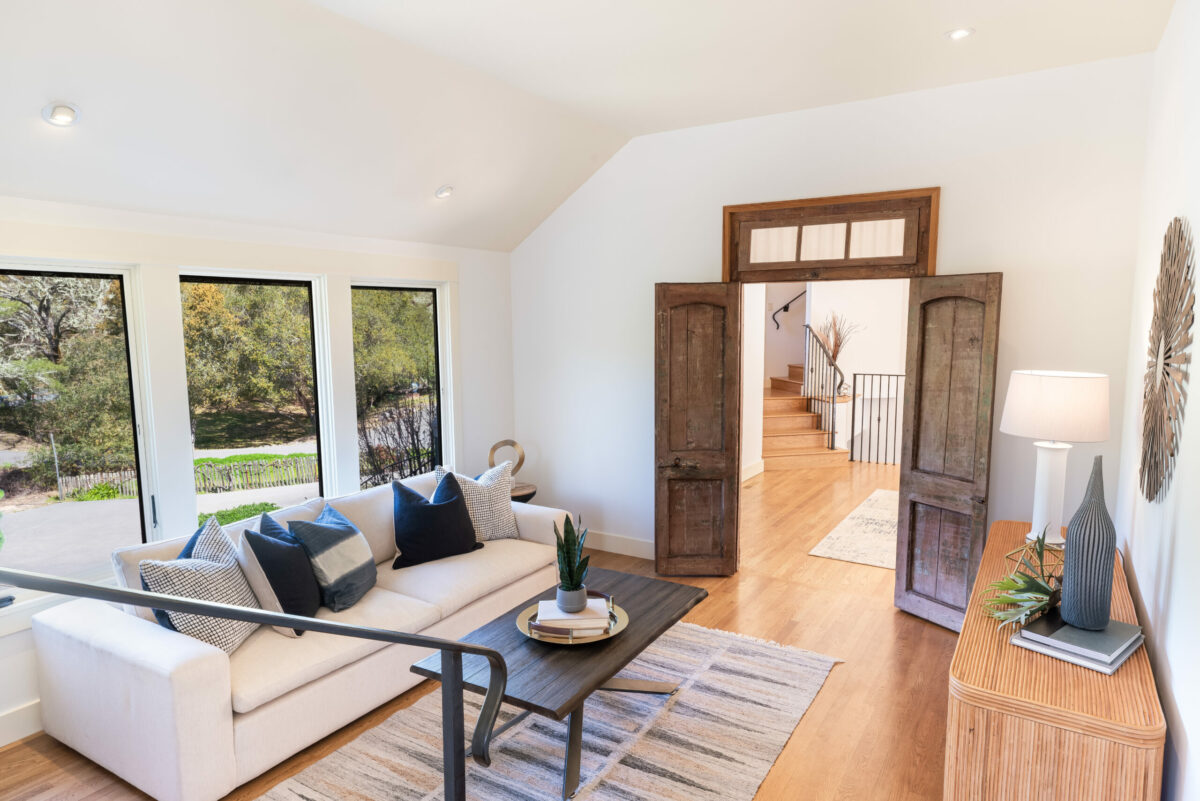 This home has a separate sunken living room typical of homes of the same vintage—it was built in 1986. (Ned Bonzi)