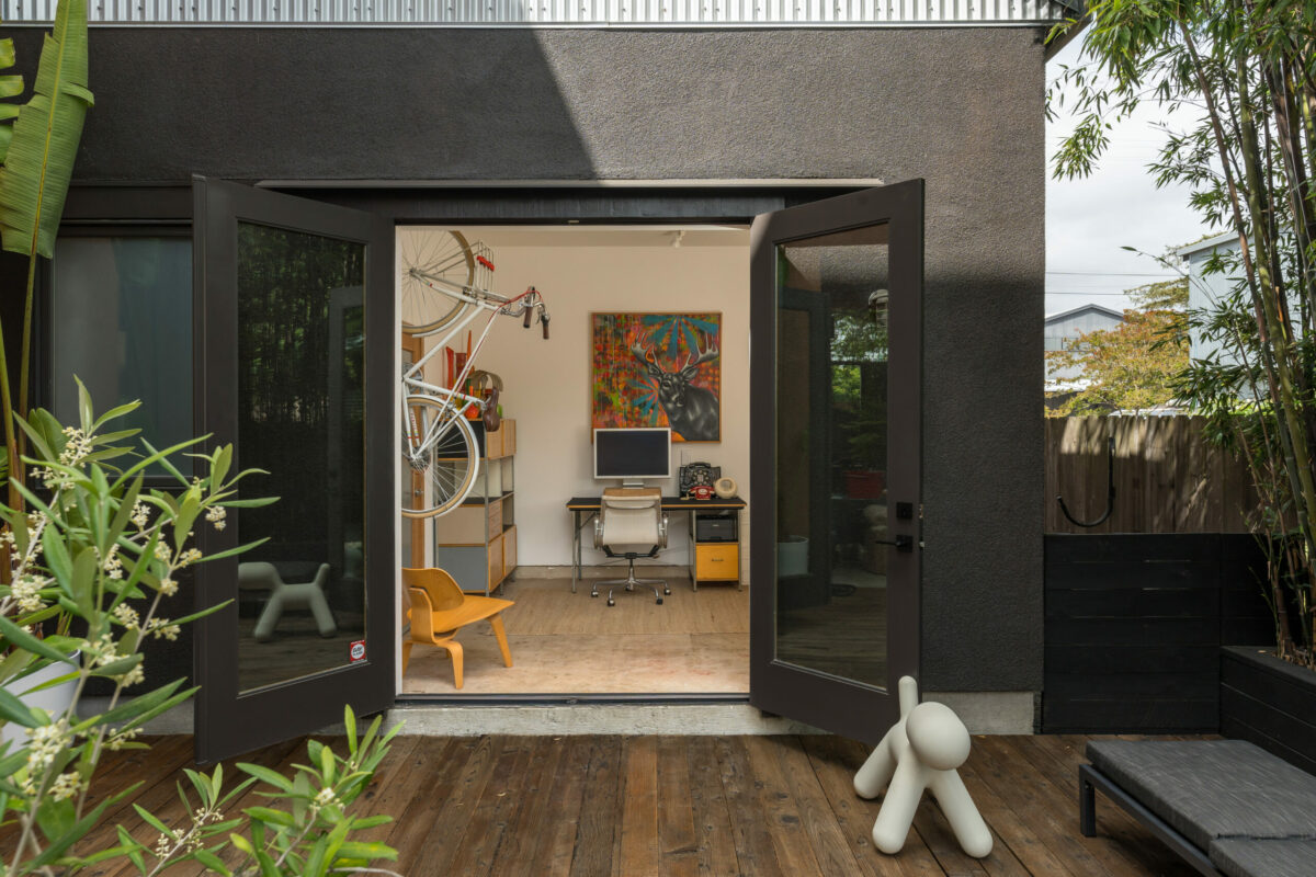 The courtyard outside the first-floor office. (Adam Potts)