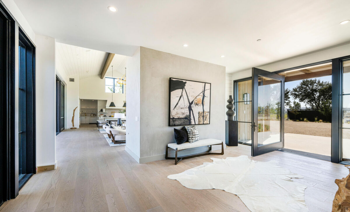 The foyer. (Robert Vente / Sotheby's International Realty)