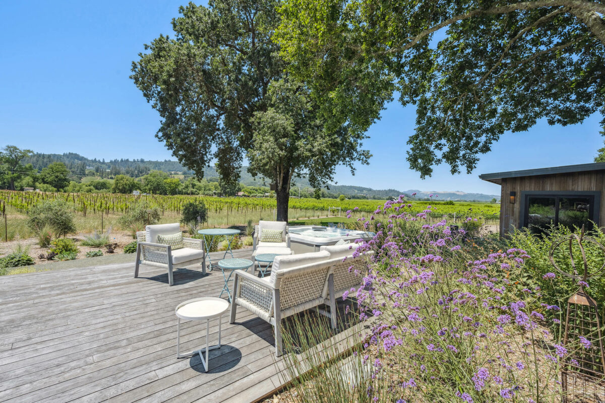 More unbeatable vineyard views. (Open Homes Photography)