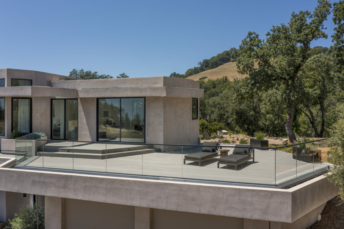 Balcony. (Provided by Caroline Sebastiani / Sotheby’s International Realty)