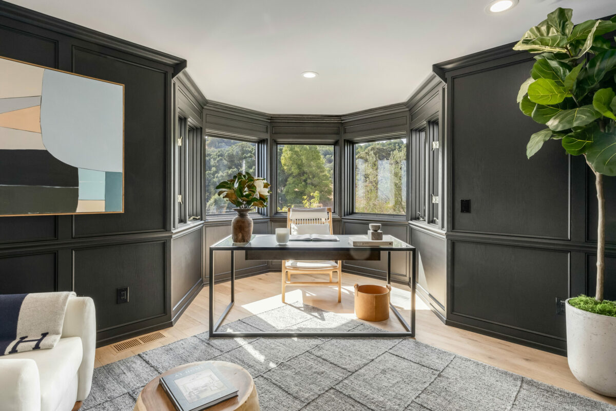 Molding and paneled walls give a nod to traditional design. (Stephen Sugg / Sotheby’s International Realty)