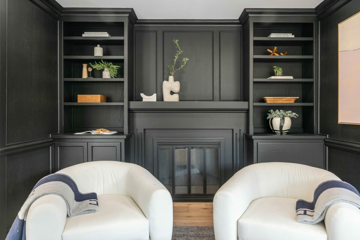 Clean lines in the furniture are among the modern elements that give the home transitional style. (Stephen Sugg / Sotheby’s International Realty)