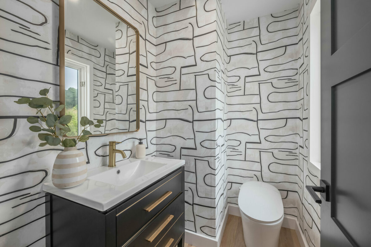 Strong modern design accents this bathroom. (Stephen Sugg / Sotheby’s International Realty)