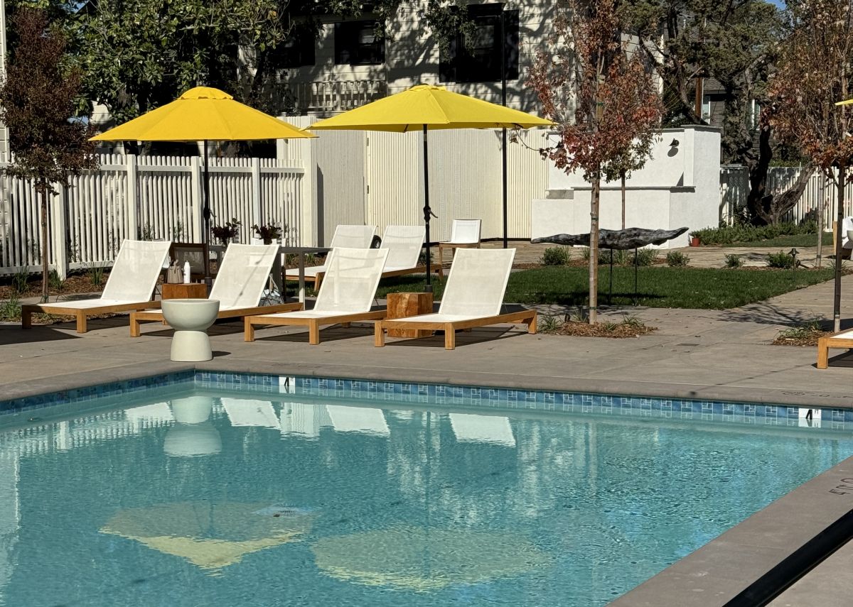 MacArthur Place pool