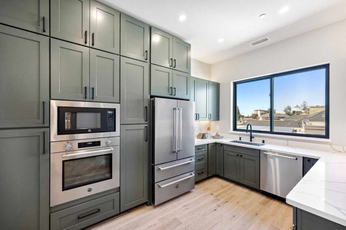 Ample storage in a pretty forest green. (Tom Rohrer)