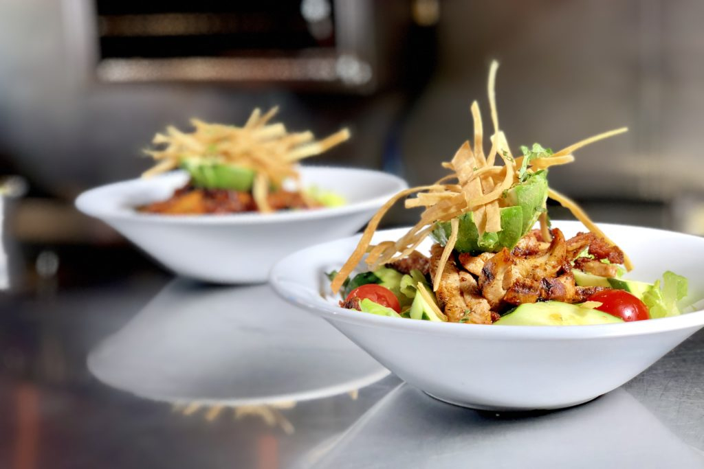 Ensalada en El Farolito de Healdsburg. Cortesía