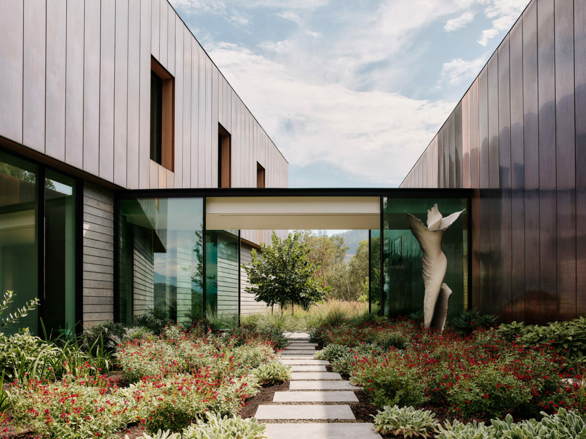 The three-pavilion home has transparent breezeways which allow the grounds to surround the living areas. (Joe Fletcher)