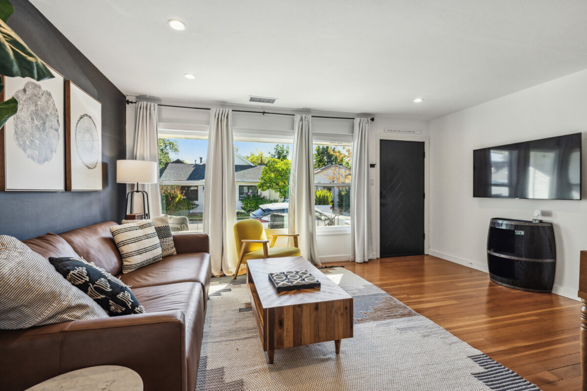 A neutral palette and lots of windows give the 896-square-foot home a sense of spaciousness. (Open Homes Photography)