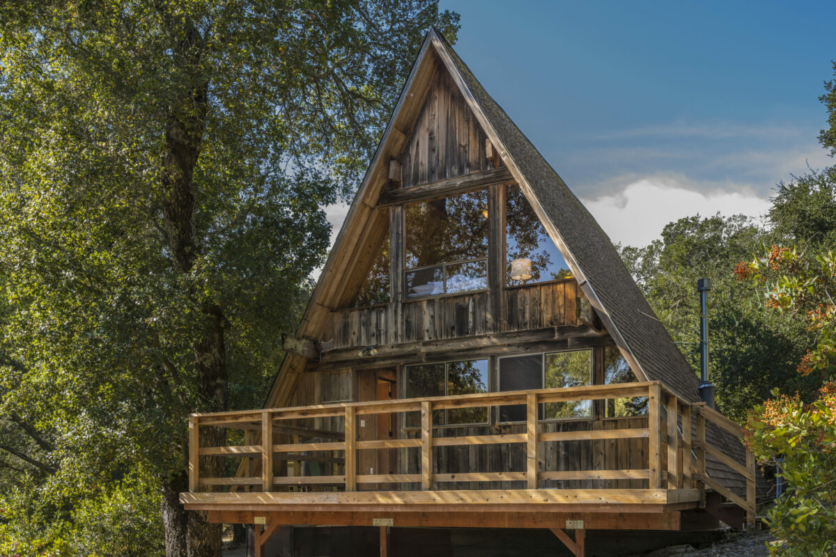 The rear of the home with a balcony. (Paul Rollins)