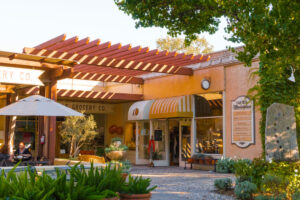 Oakville Grocery on the Healdsburg Plaza. (Mariah Harkey/Sonoma County Tourism)