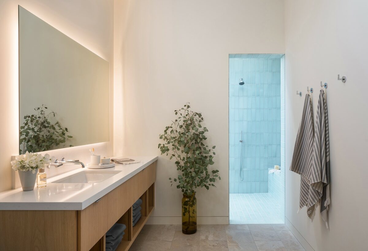 The bathroom in this Healdsburg guest house lets simple angles do all the talking. With gentle texture and color, the design by architect Amy Alper is whisper-quiet yet intriguing. (Adam Potts Photography)