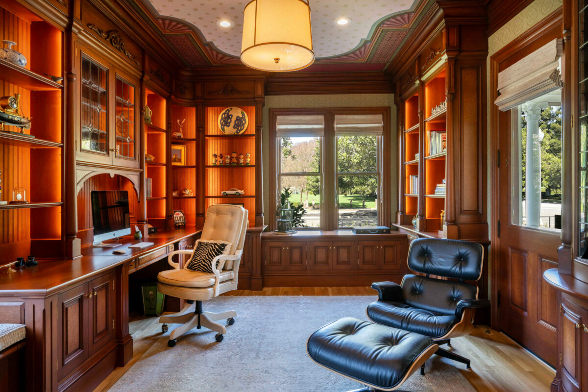 601 Charles Van Damme Way