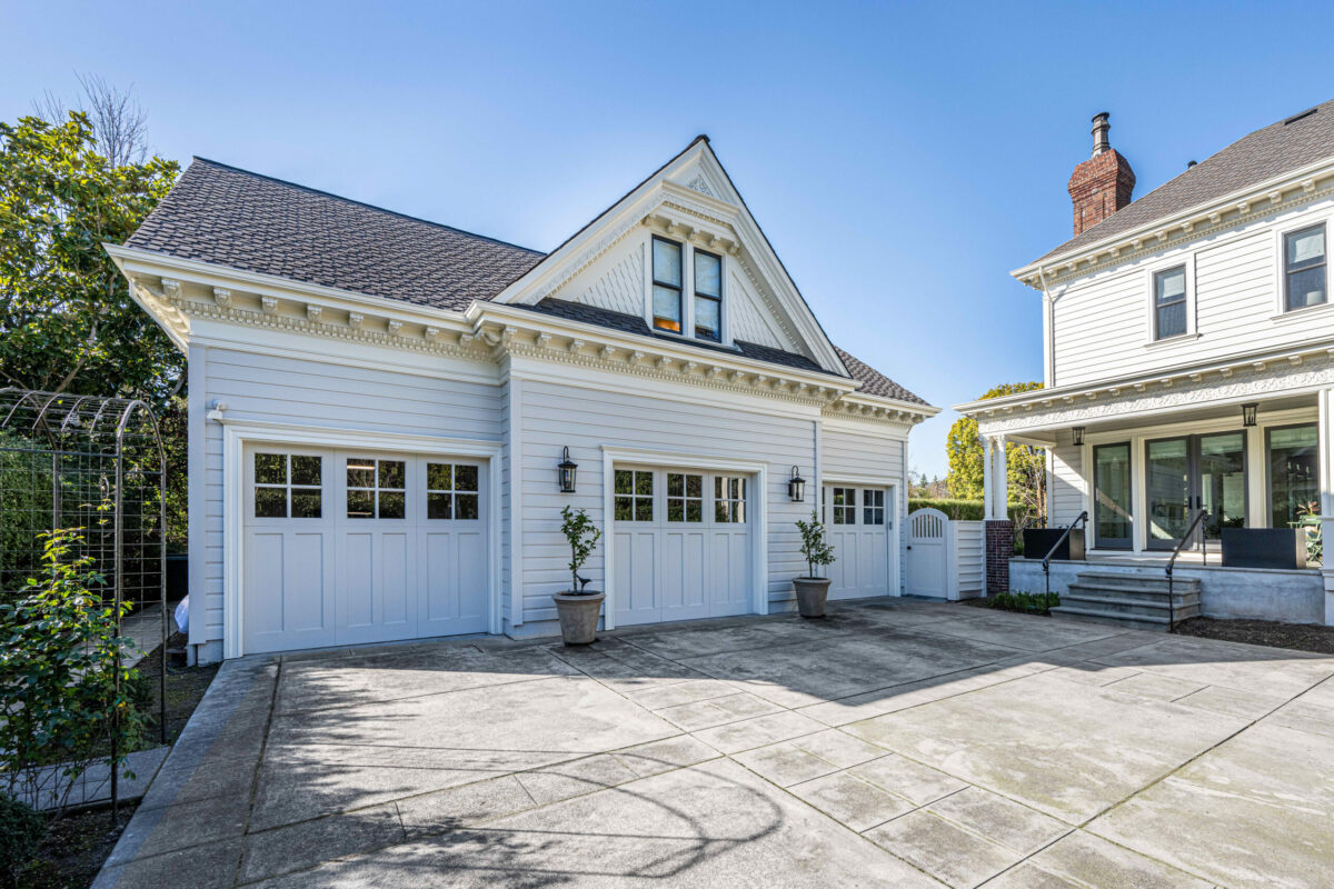 601 Charles Van Damme Way