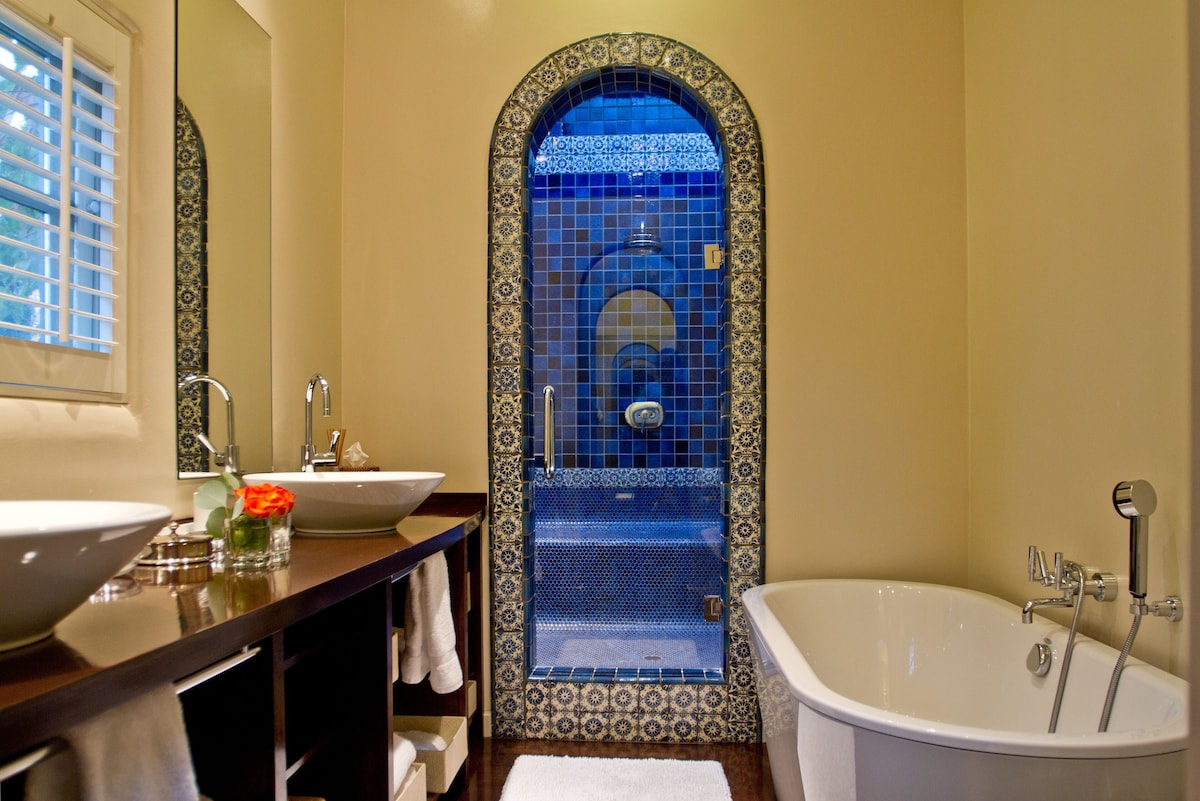 Bathroom. (Vrbo)