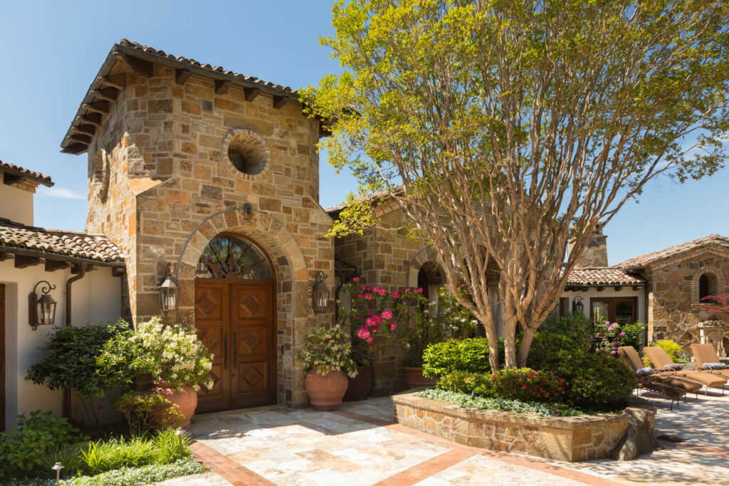 Entrance. (Peter Lyons)