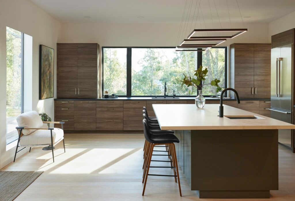 The result is a mix of modern simplicity with heavily patterned touches. Japanese design principles which are visible throughout the scheme.(Luis Costadone)